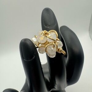 Elegant Gold and Crystal Cluster Ring